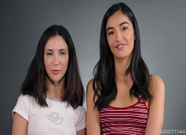 Σκληρό πορνό βίντεο με την ερωτική αδερφή Jane Wilde και την Emily Willis